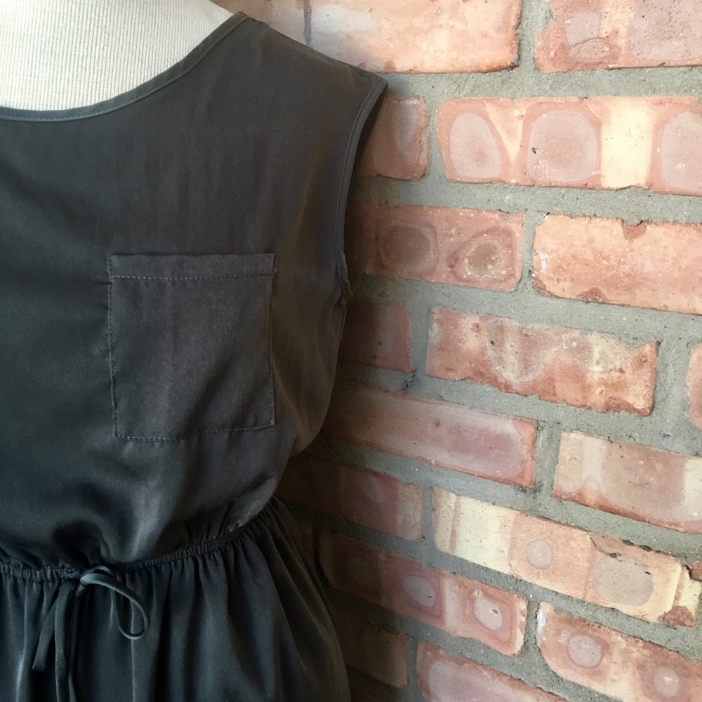 🌞Soprano Olive green tunic size small. Polyester